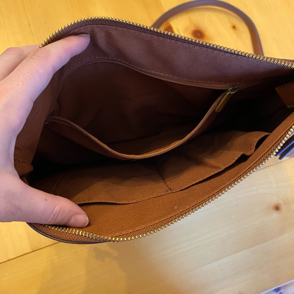 Fossil Crossbody - Picture 5 of 6